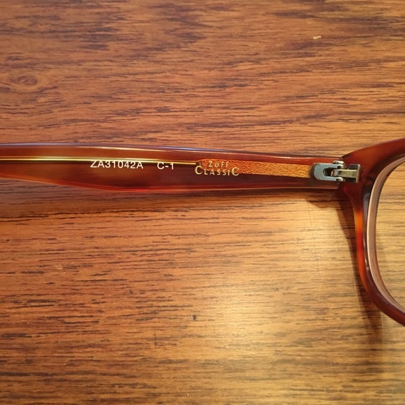 Zoff eyeglasses